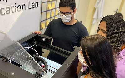 Implantação de um Fab Lab na Radiologia de um Hospital Universitário implementando a Educação 4.0 para o ensino básico e para o fomento da inovação tecnológica na área da saúde